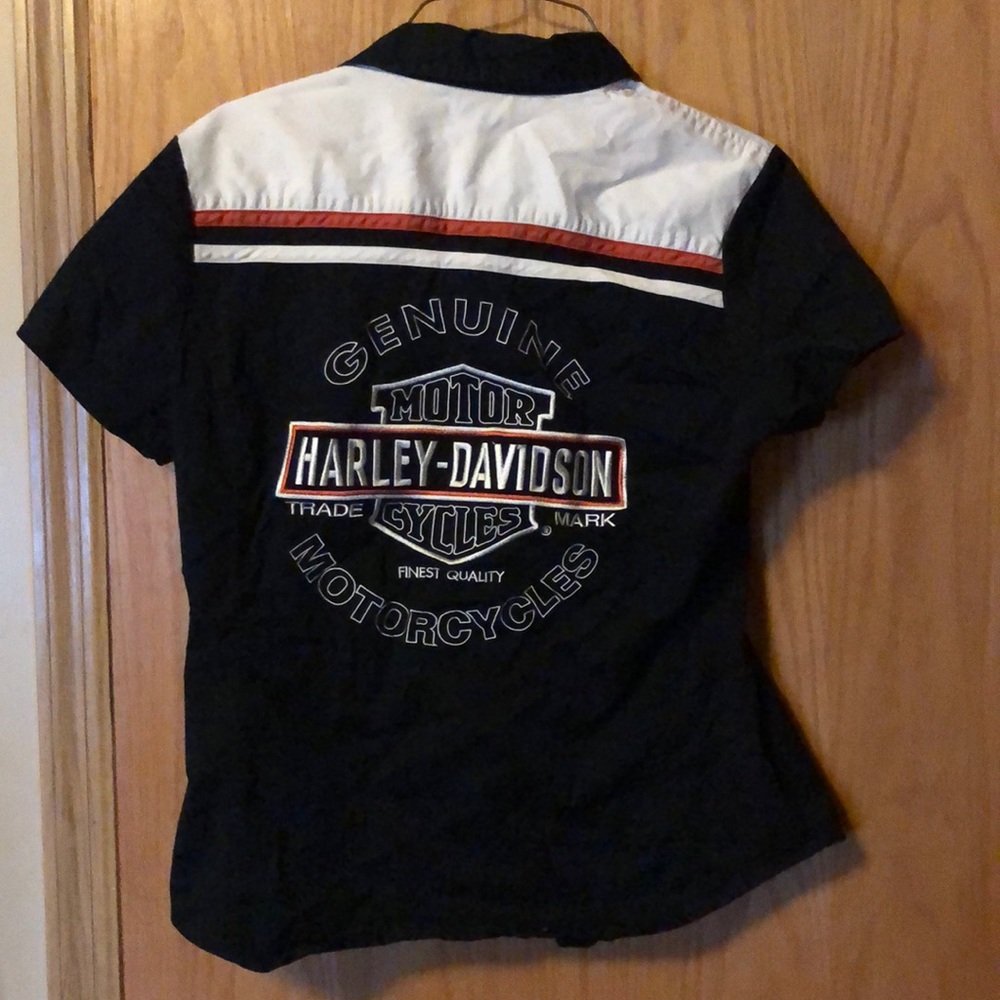 Women’s zip Harley Davidson shirt